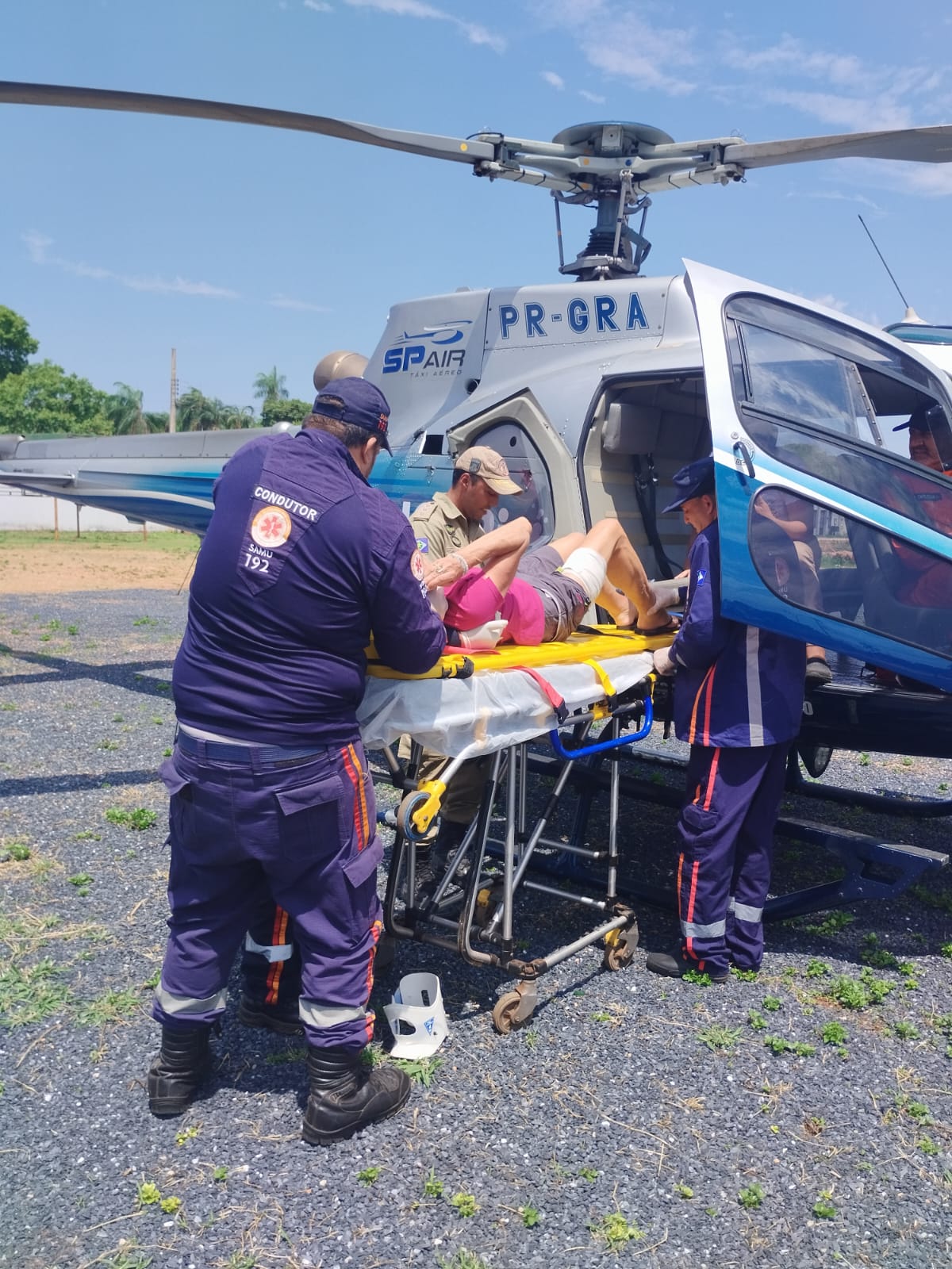 Bombeiros socorrem turista italiana que foi atacada por búfalo no Pantanal